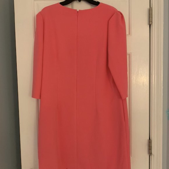 NWT Tahari Pink Crepe Scallop Shift Dress - Size 16 - Picture 6 of 6